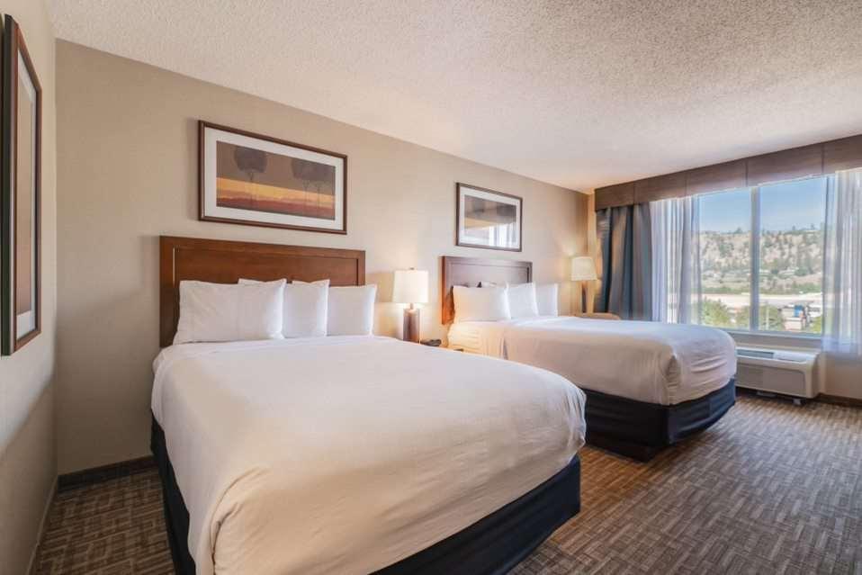 Hotel Kelowna & Conference Centre Номер фото